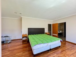 6-room house for rent – pool – La Bota Park