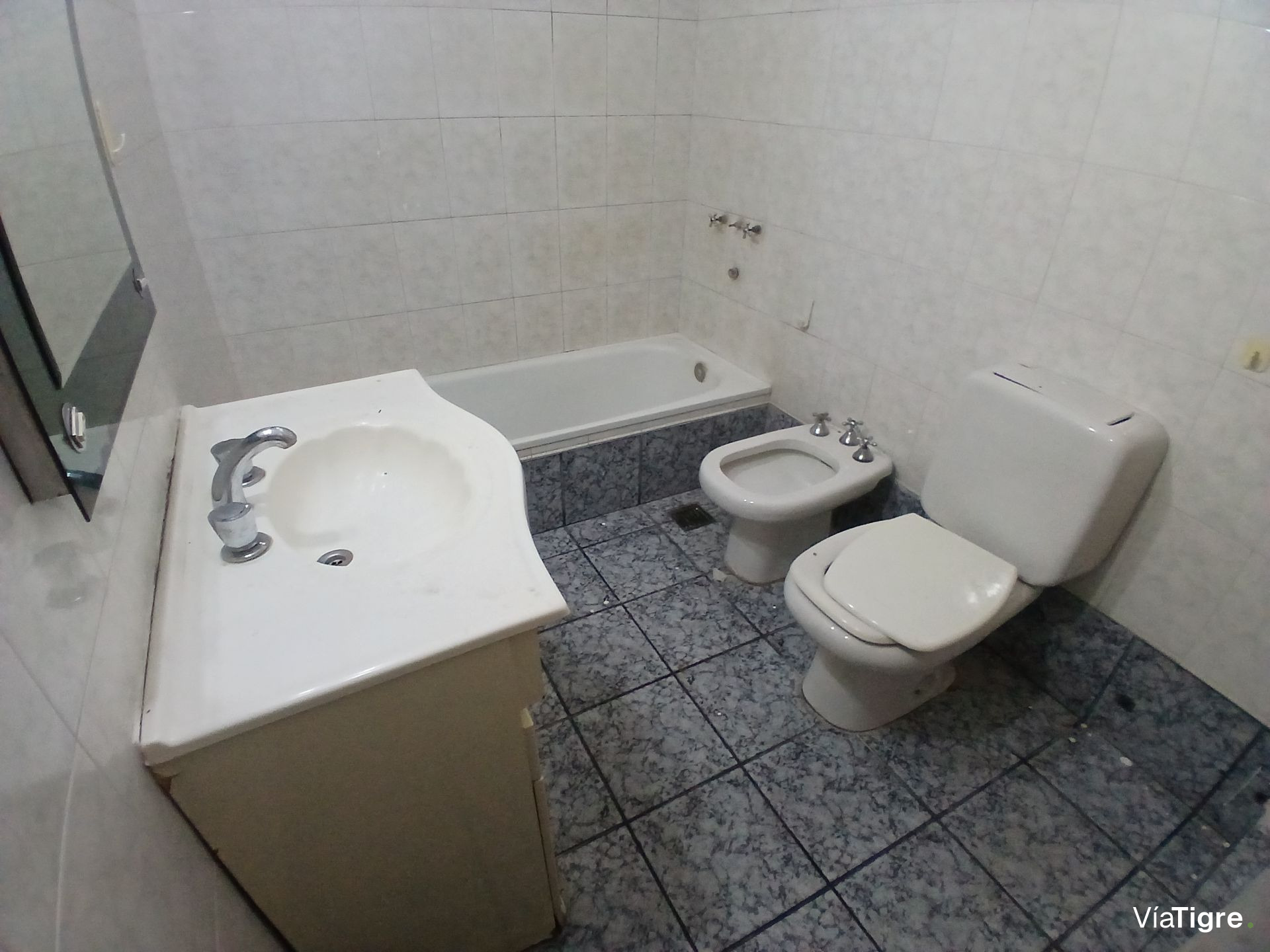 Alquila ph 5 amb con terraza y balcón SIN EXPENSAS