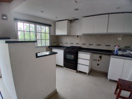 Alquila ph 3 amb. balcón alfrente sin expensas