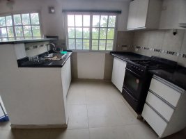 Alquila ph 3 amb. balcón alfrente sin expensas