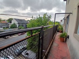 Alquila ph 3 amb. balcón alfrente sin expensas