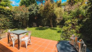 Venta Casa En Punta Chica, Victoria Con Jardin