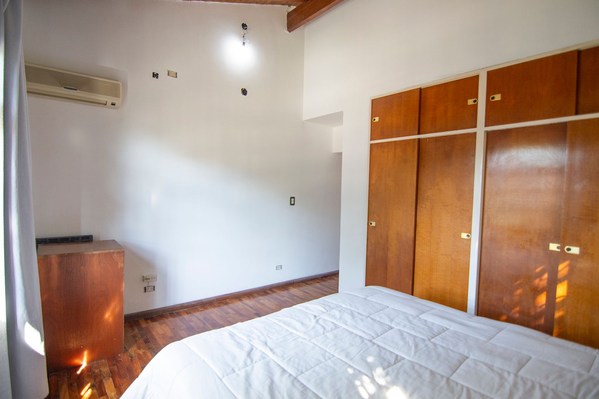 Casa 5 amb c/jardín, cochera, dep. en Don Torcuato
