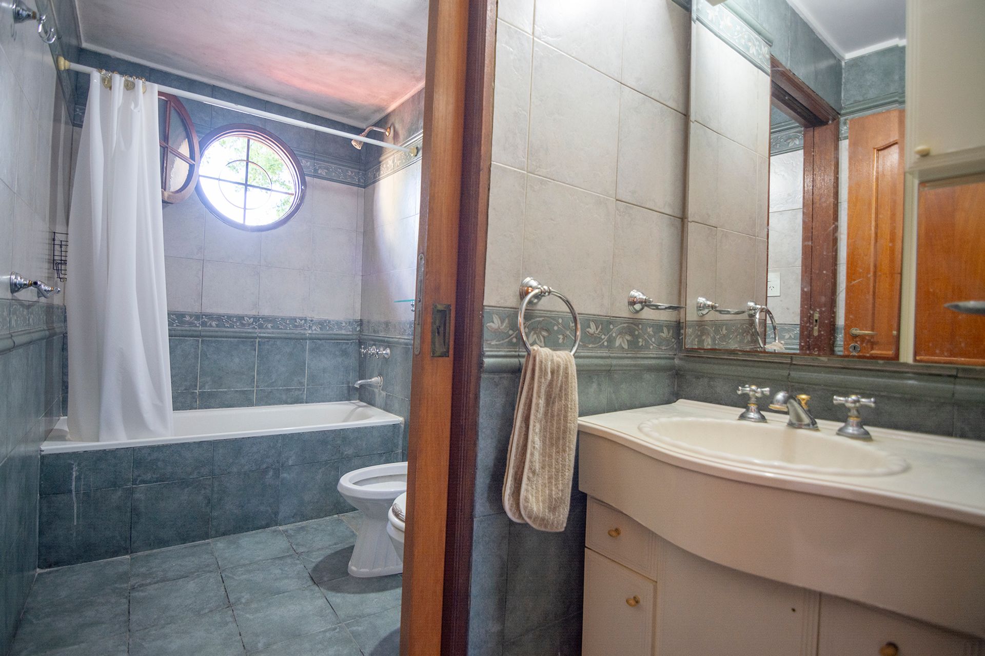 Casa 5 amb c/jardín, cochera, dep. en Don Torcuato