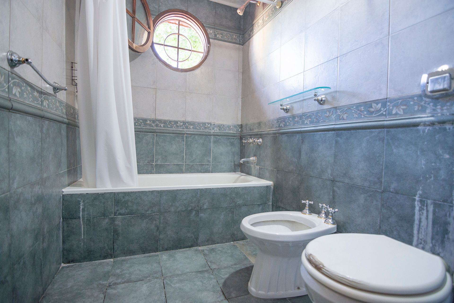 Casa 5 amb c/jardín, cochera, dep. en Don Torcuato