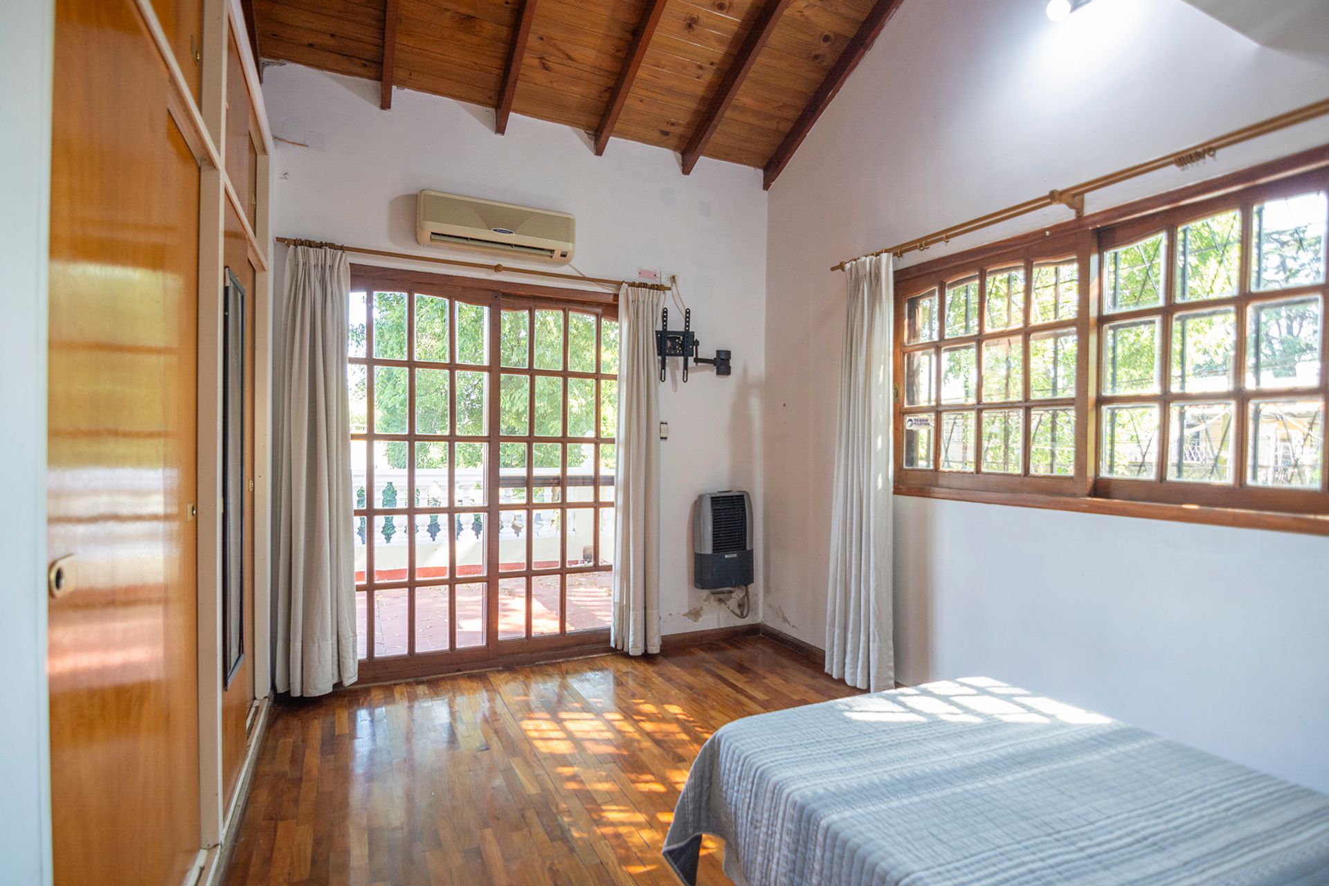 Casa 5 amb c/jardín, cochera, dep. en Don Torcuato