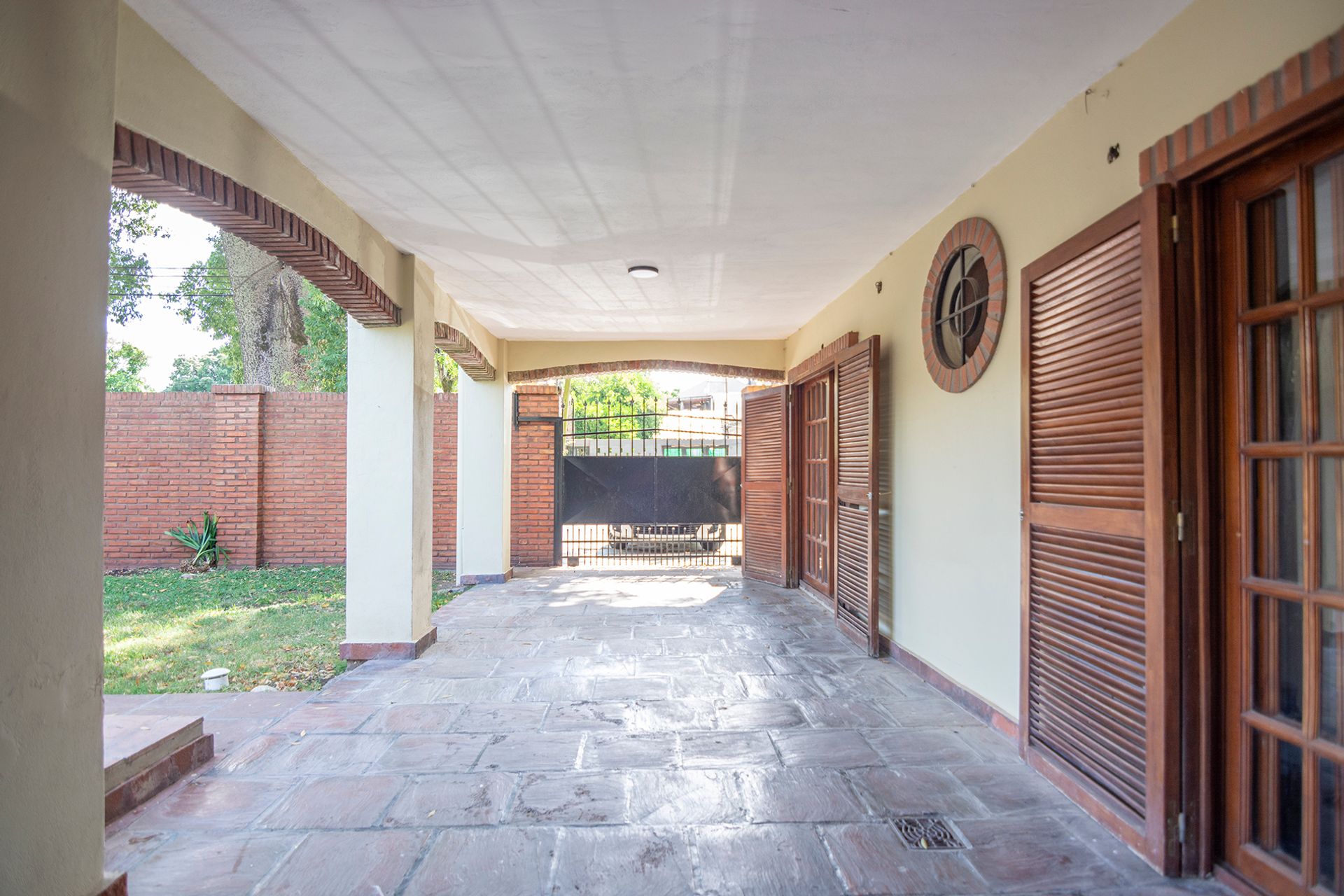 Casa 5 amb c/jardín, cochera, dep. en Don Torcuato