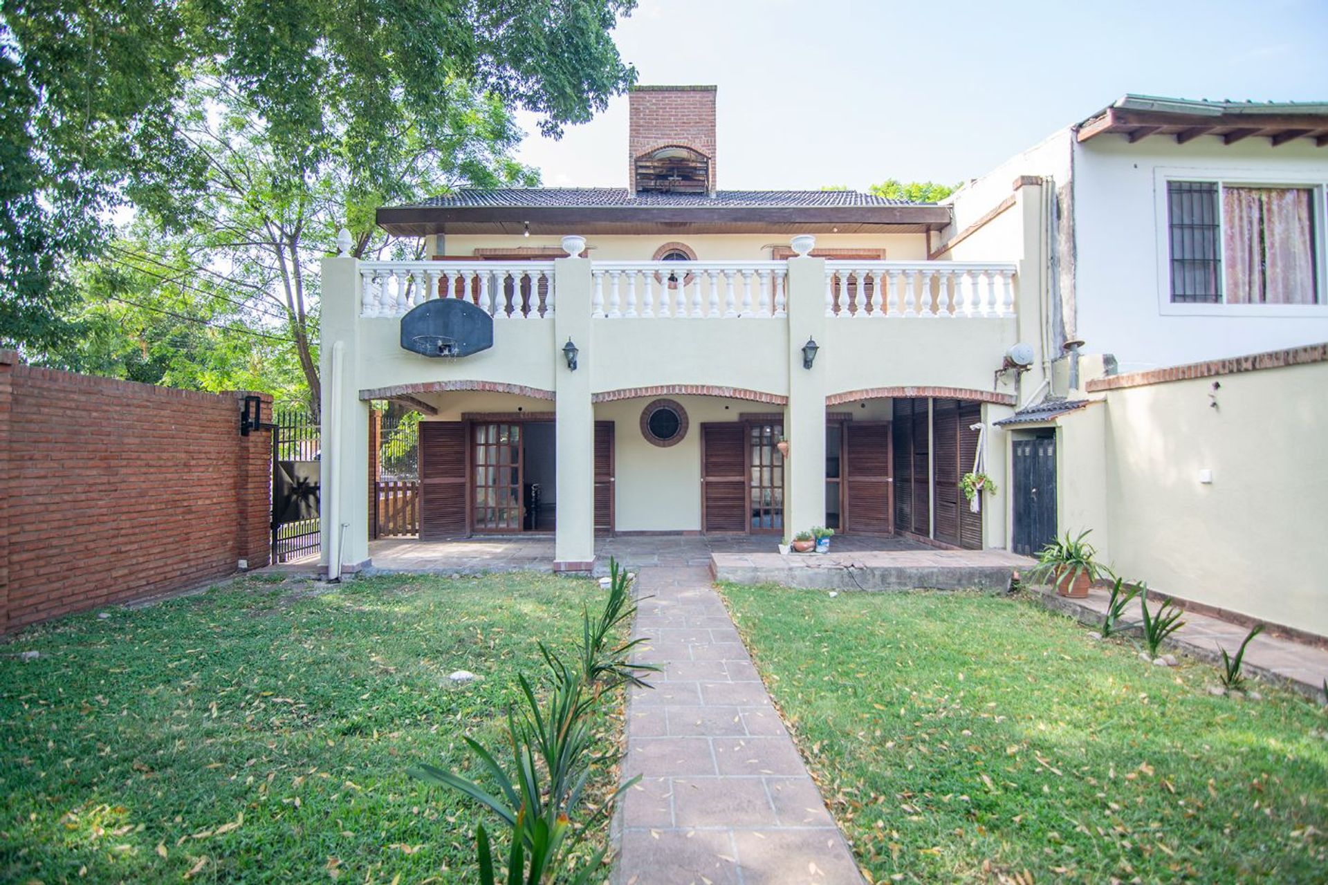 Casa 5 amb c/jardín, cochera, dep. en Don Torcuato