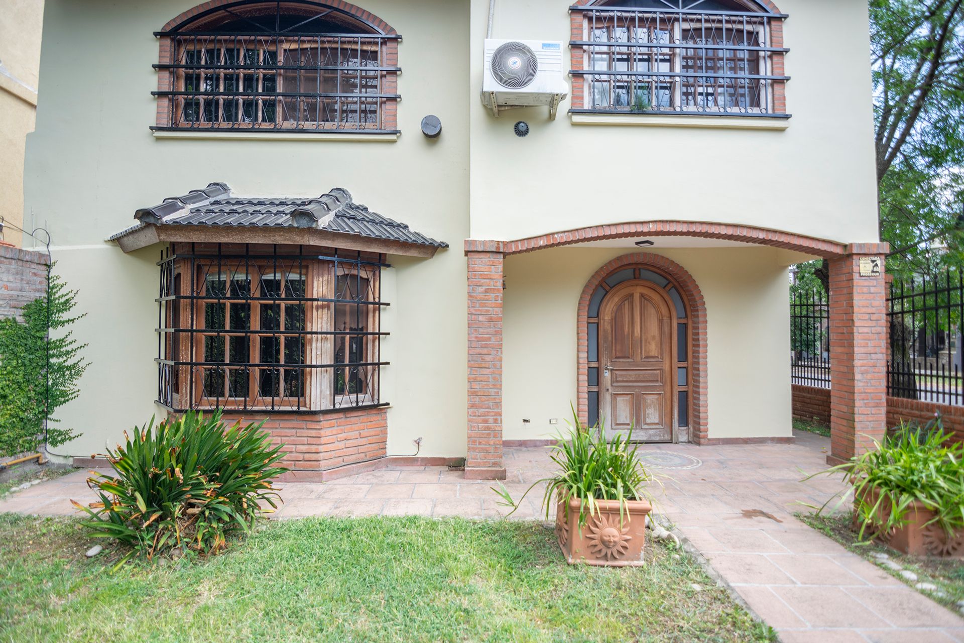 Casa 5 amb c/jardín, cochera, dep. en Don Torcuato