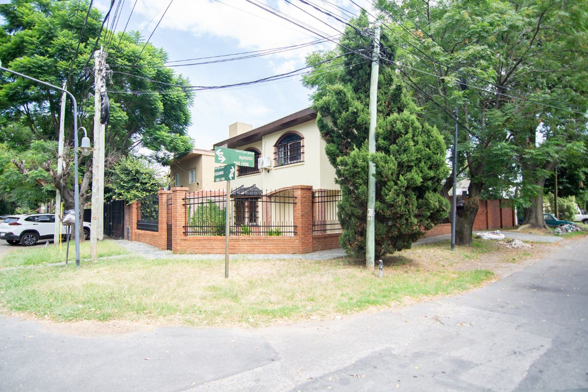 Casa 5 amb c/jardín, cochera, dep. en Don Torcuato