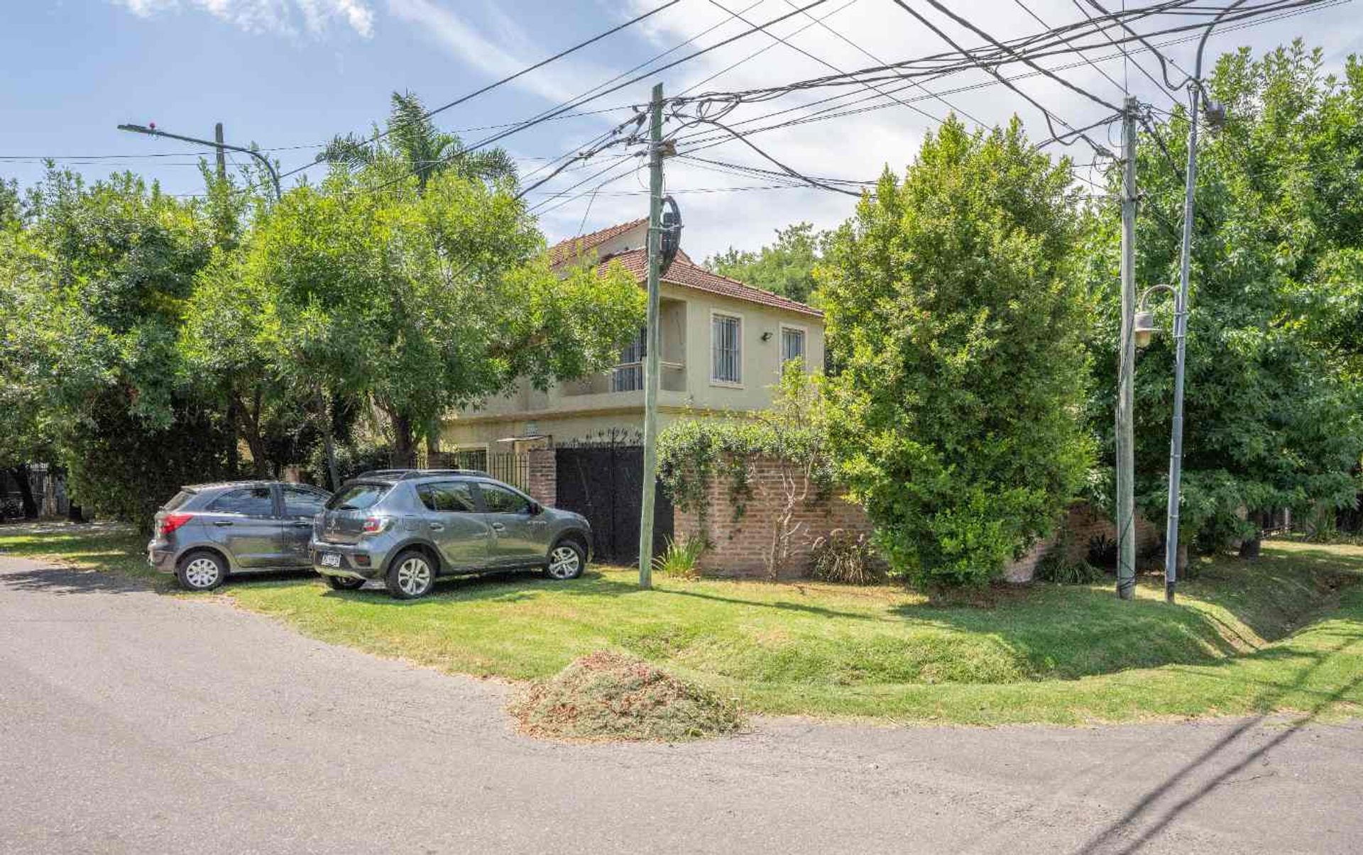 Venta Casa 6 Amb Con Jardin Y Quincho - El Talar