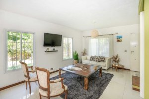 House for Sale: 6 Rooms, Garden, and Barbecue – El Talar