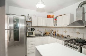 House for Sale: 6 Rooms, Garden, and Barbecue – El Talar
