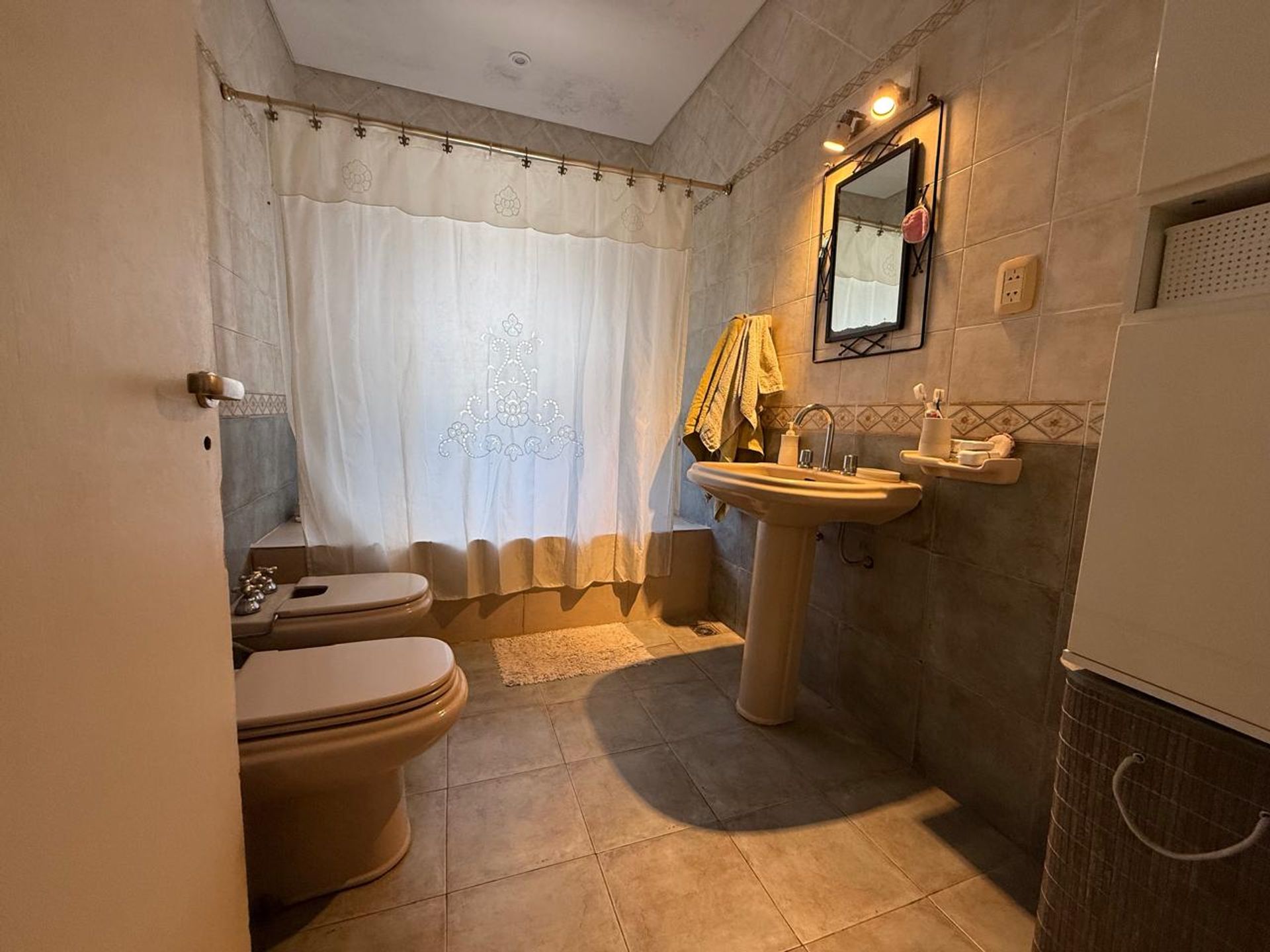 Casa. Benavidez Centro . Zona Quintas ,4 Ambientes