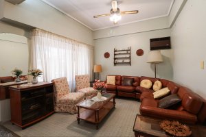 House for Sale 4 Rooms with Garden and Garage - Olivos