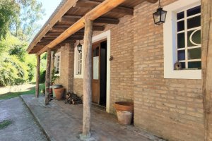 House with 2 subdividable lots