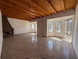 5-Room House for Sale Don Torcuato Garden and Pool