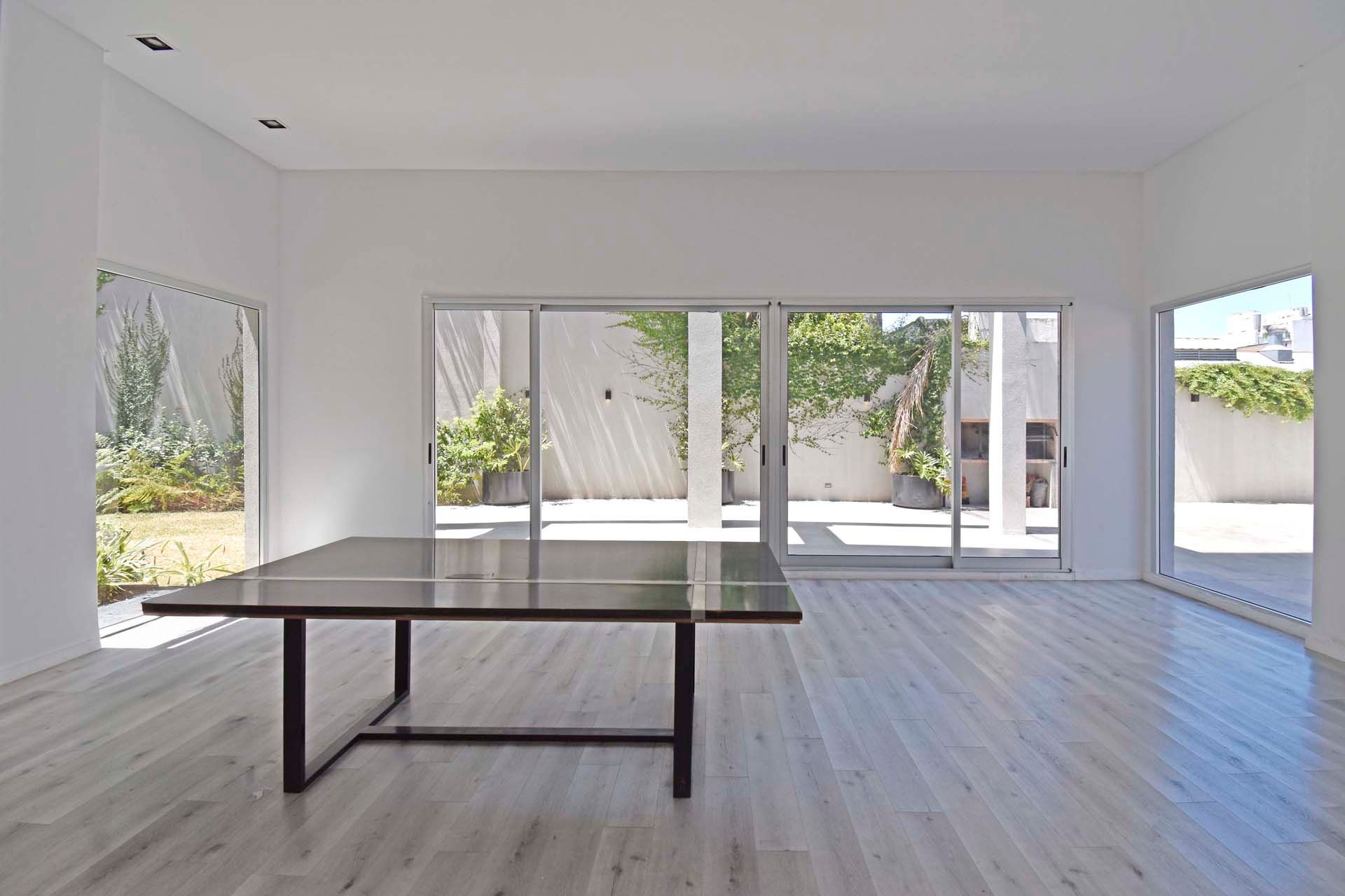 Duplex con jardin propio y cochera