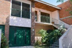 Sale of 2 houses in Tigre Center on a 387 square meter lot