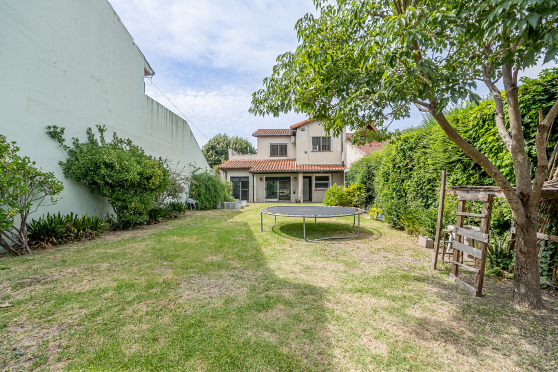 Venta casa 5 ambientes con Jardin ,beccar