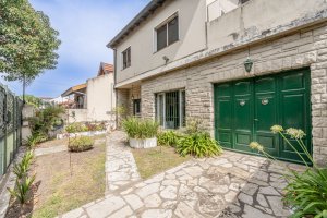 Venta casa 5 ambientes con Jardin ,beccar