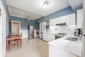 Venta casa 5 ambientes con Jardin ,beccar