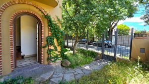 VENTA CASA 6 Amb. con cochera y jardín en FLORIDA