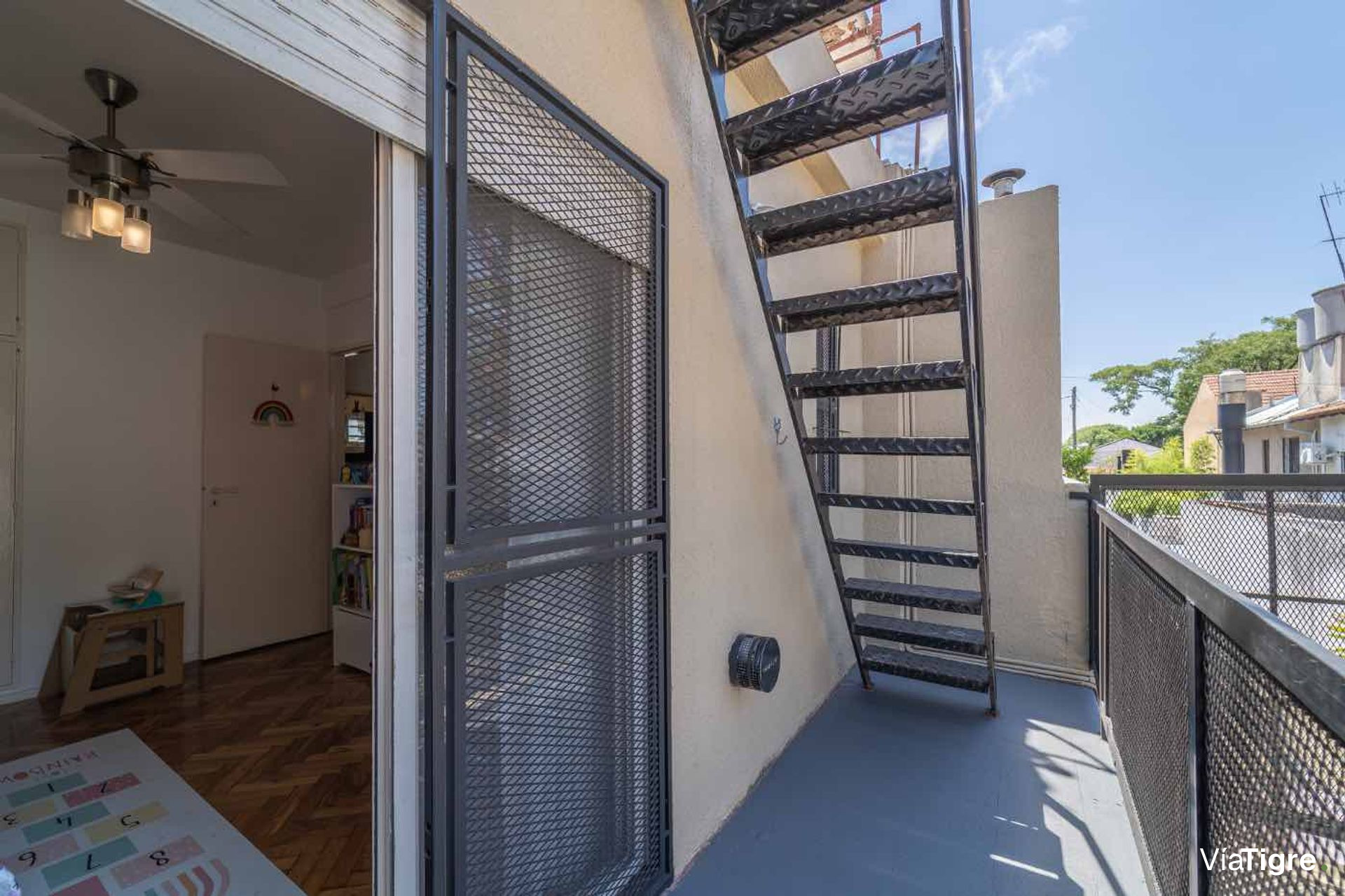 Venta Triplex 3 Ambientes Con Cochera Olivos