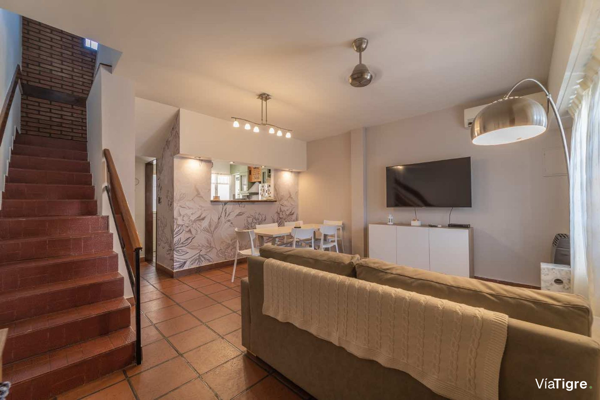 Venta Triplex 3 Ambientes Con Cochera Olivos