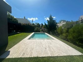 Venta Casa Alv De Benavidez 4 Amb, Pileta 1 Planta