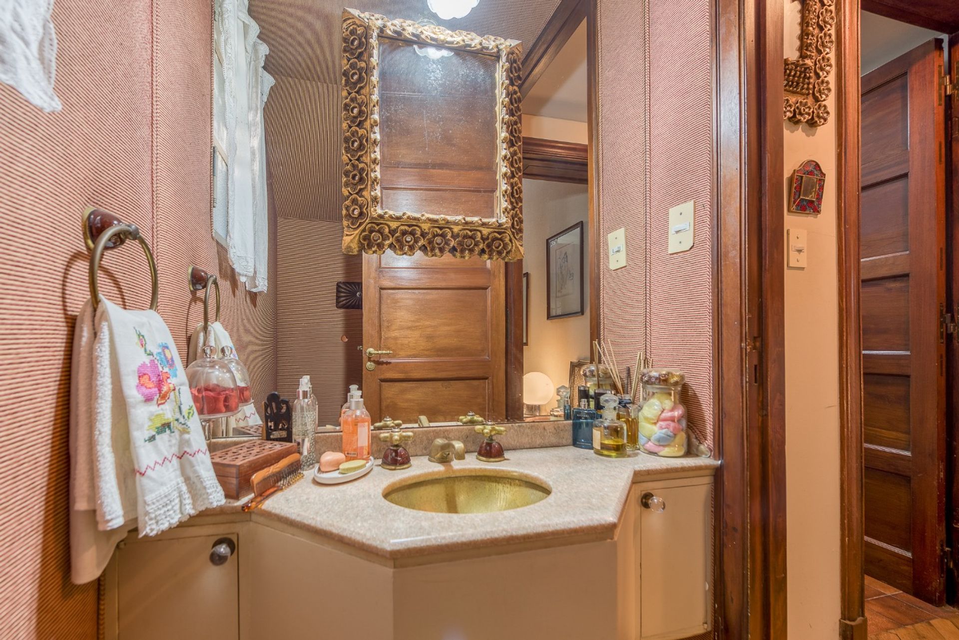 La Lucila Casa muy luminosa con Jardín y Pileta