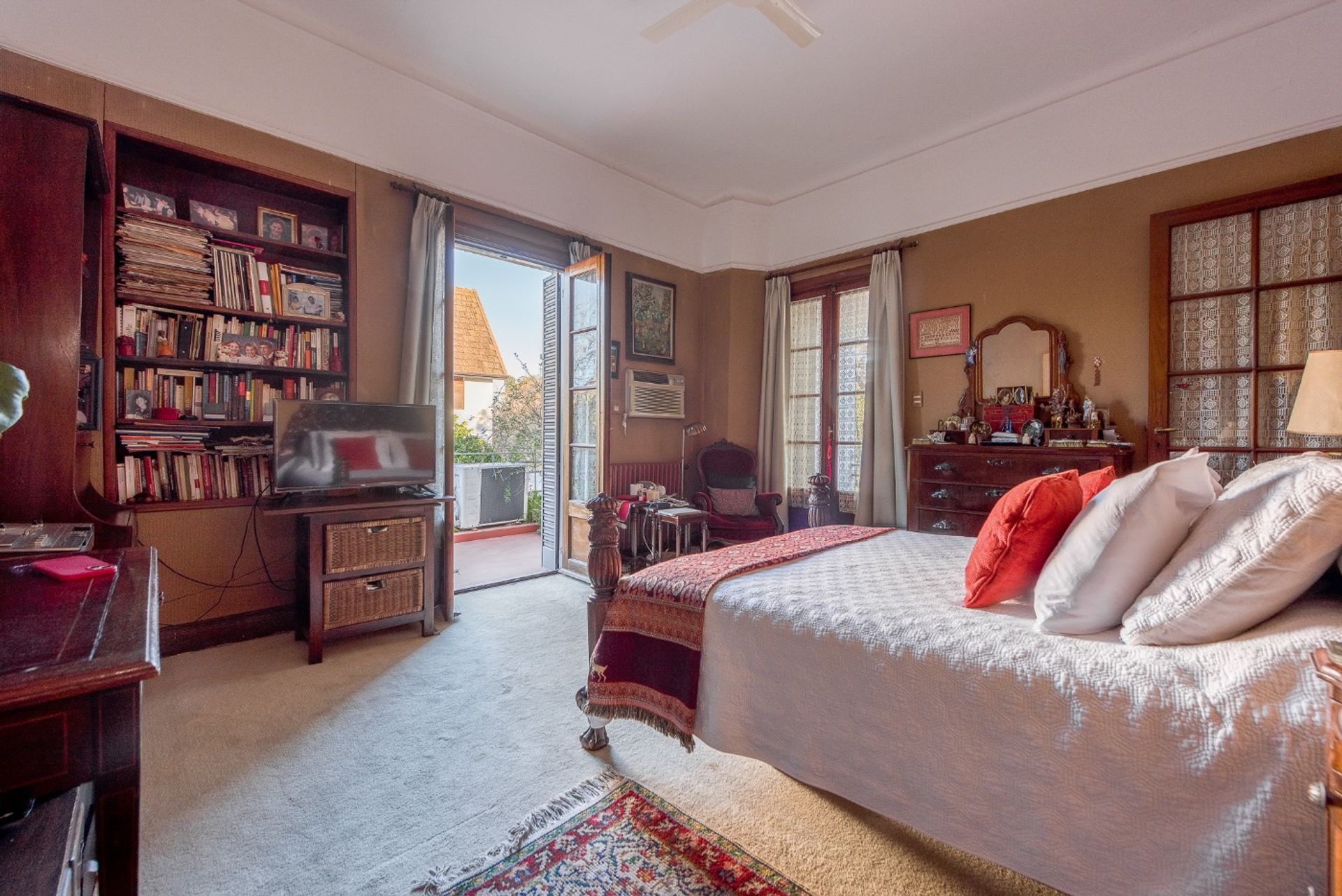 La Lucila Casa muy luminosa con Jardín y Pileta