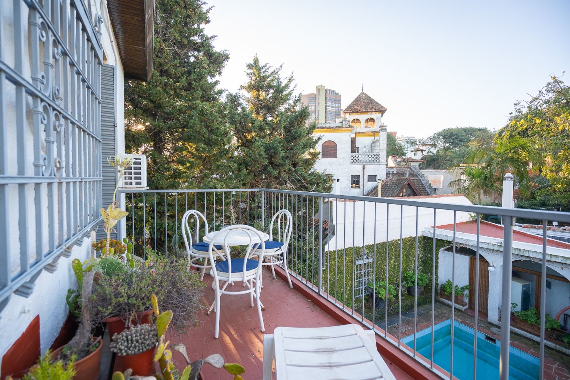 La Lucila Casa muy luminosa con Jardín y Pileta