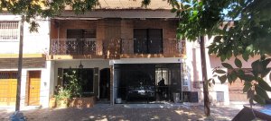 Casa en venta en Munro, lote propio, cochera