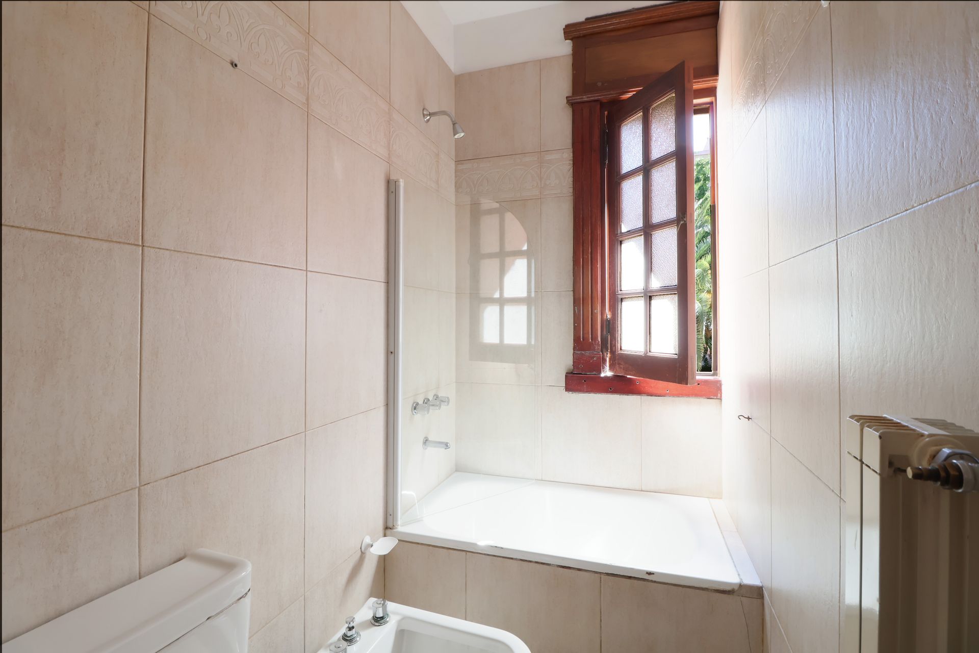 Casa 6 ambientes c/ Quincho y Jardin -San Fernando