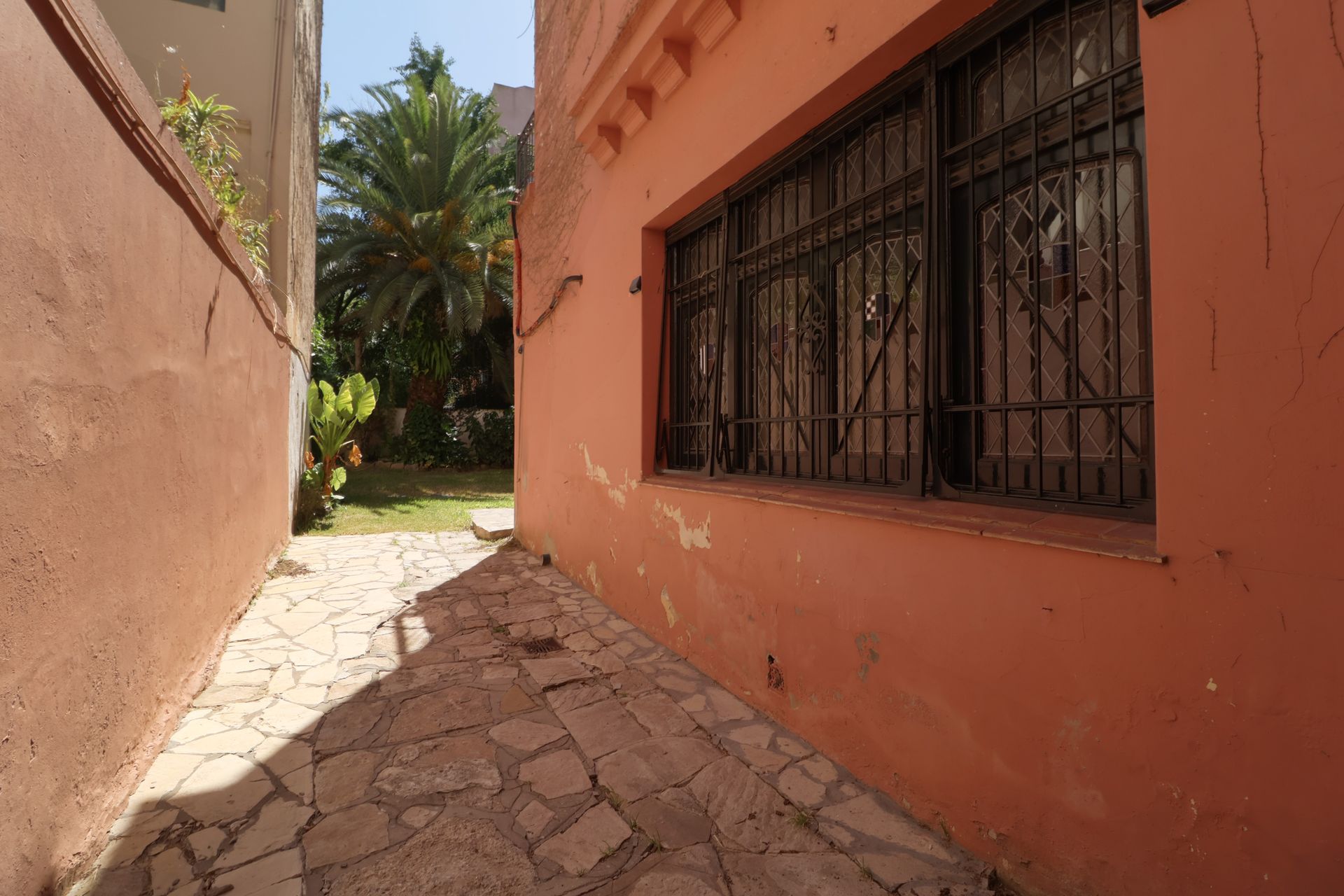 Casa 6 ambientes c/ Quincho y Jardin -San Fernando