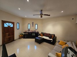 Casa 5 Ambientes Con Jardin Y Pileta En Florida