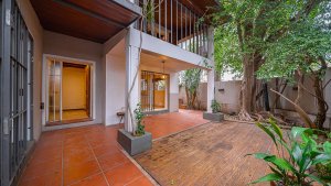 Venta Casa En Olivos Cuatro Ambientes