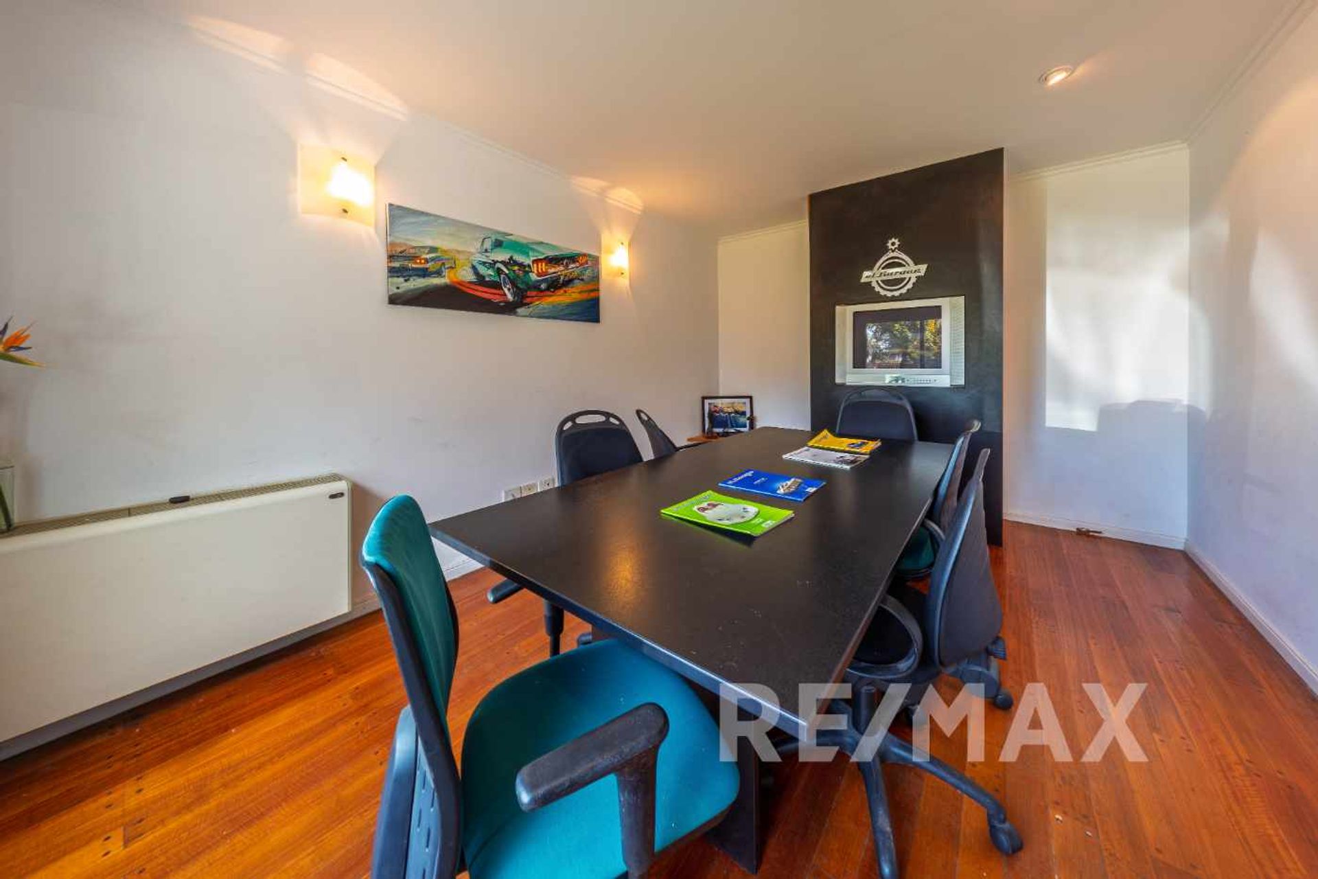 Venta casa ideal des. comercial Martínez 2350 M2