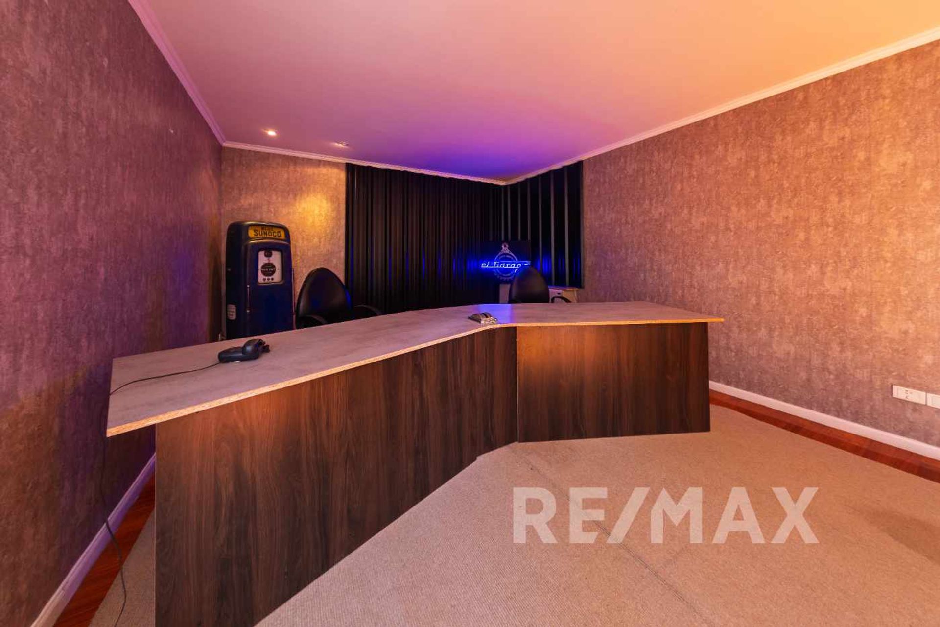 Venta casa ideal des. comercial Martínez 2350 M2