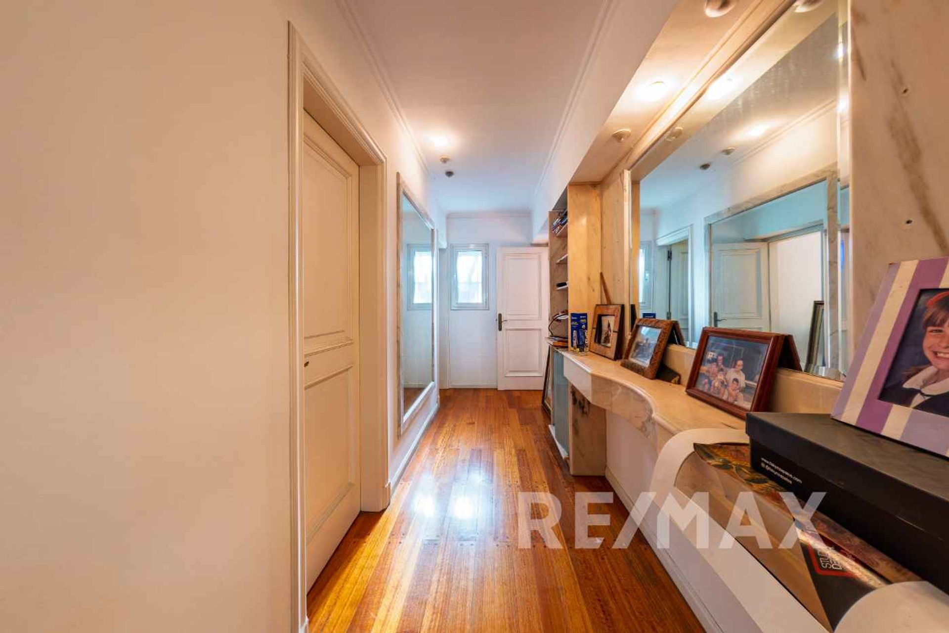 Venta casa ideal des. comercial Martínez 2350 M2