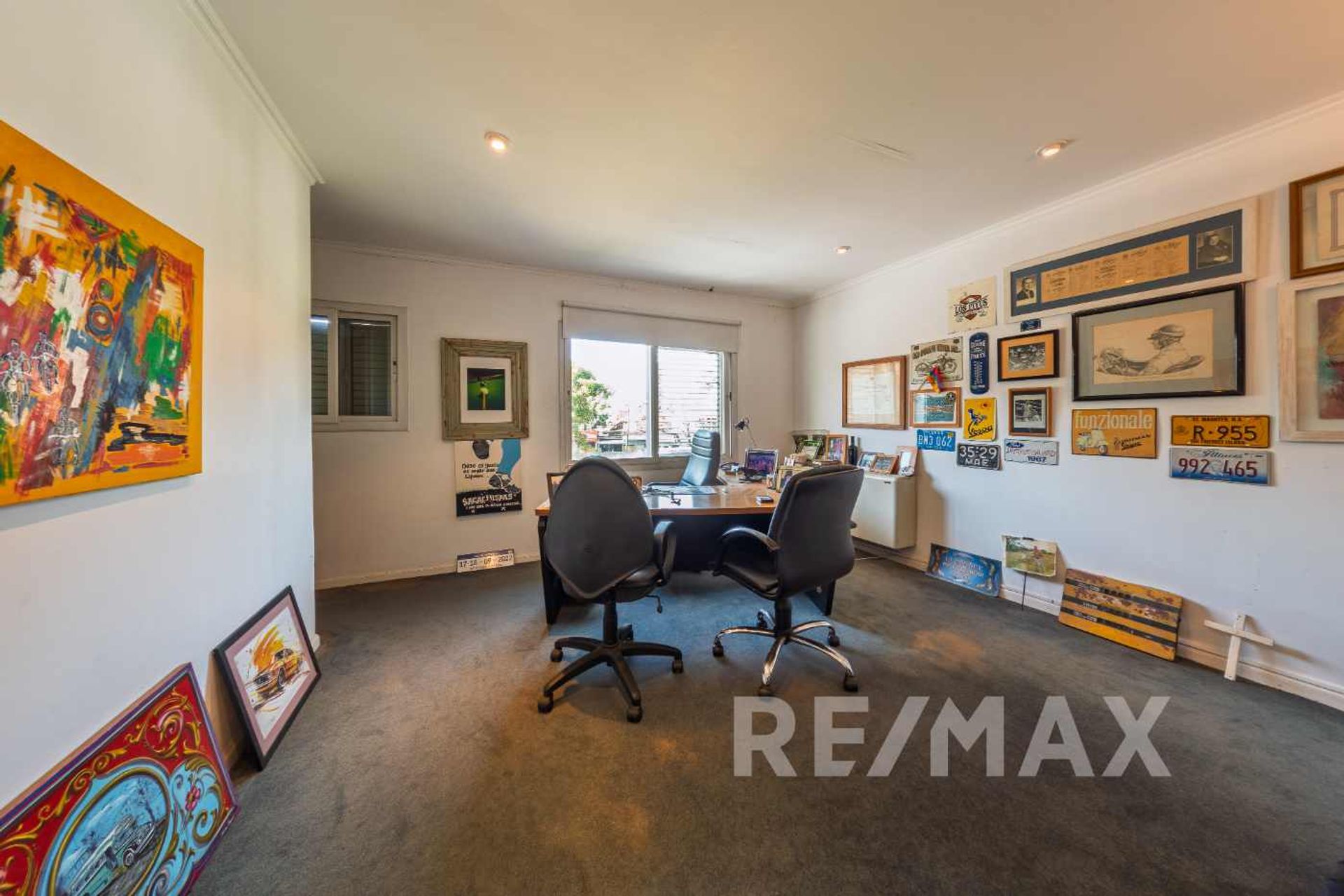 Venta casa ideal des. comercial Martínez 2350 M2