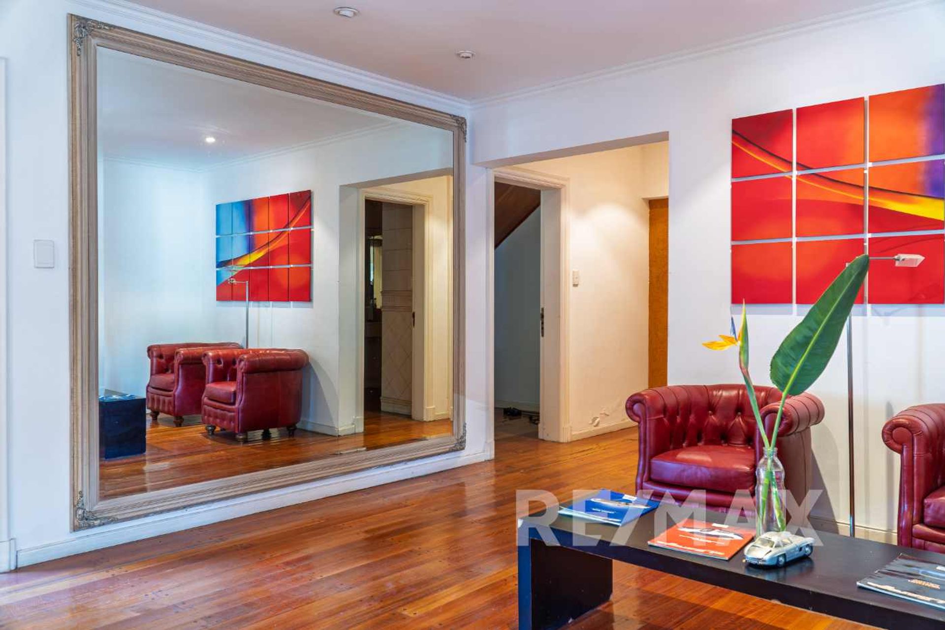 Venta casa ideal des. comercial Martínez 2350 M2
