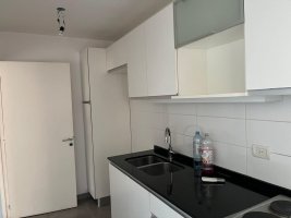2-room rental in Olivos with garage