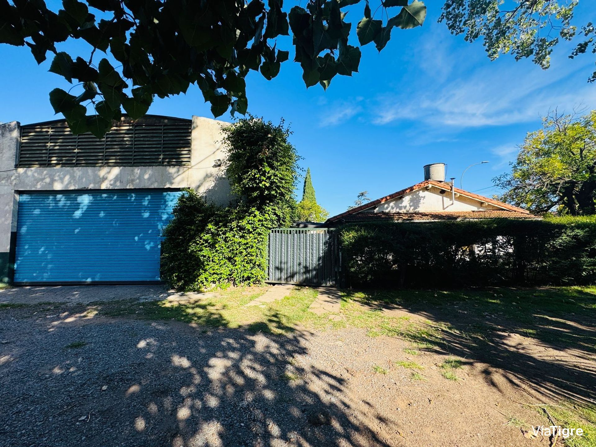 Galpón, deposito en venta con casa florida oeste