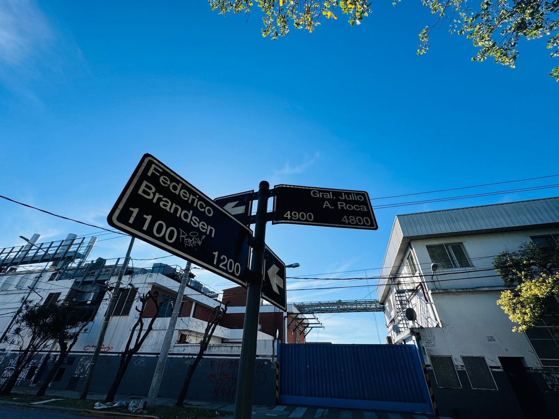 Galpón, deposito en venta con casa florida oeste