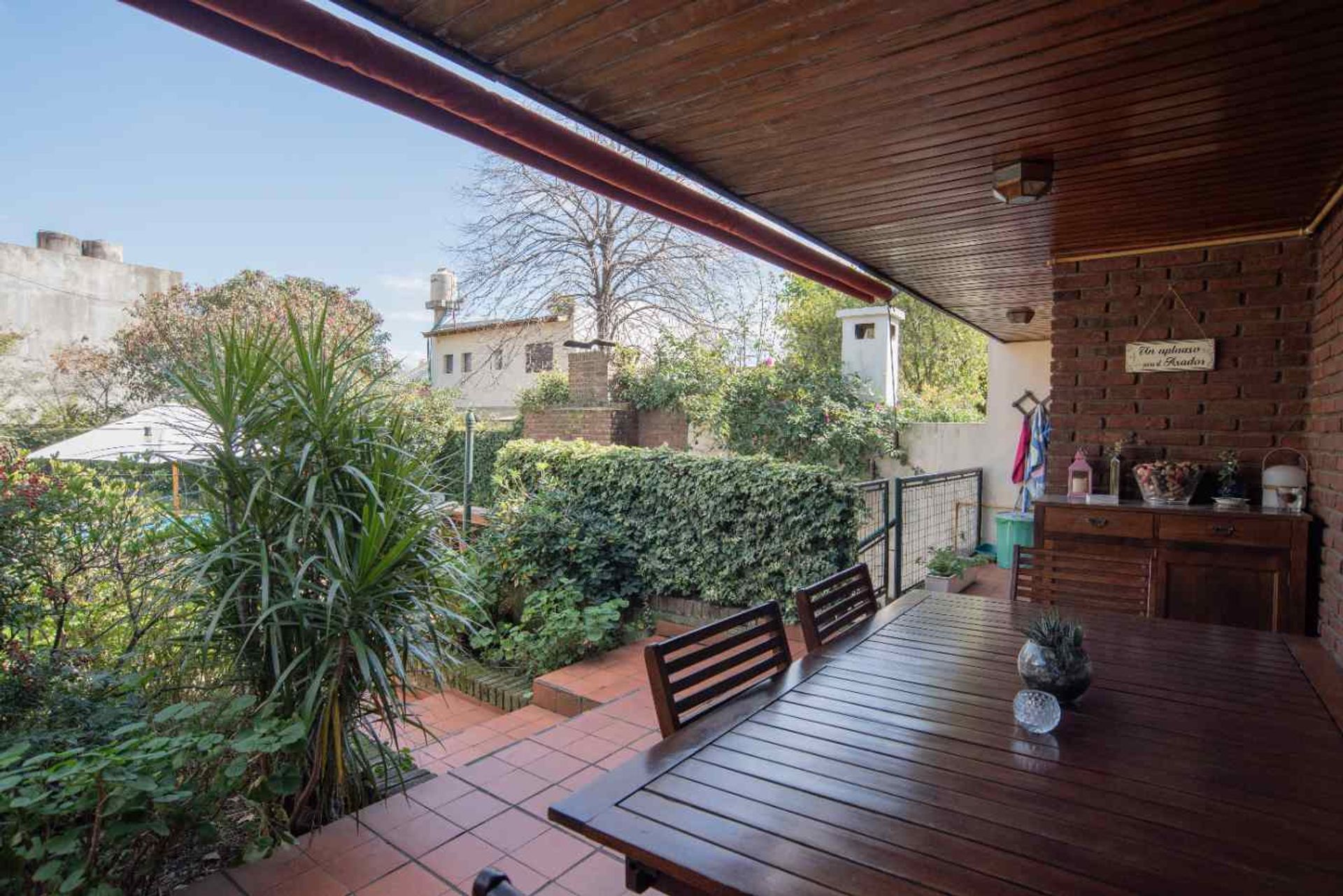 VENTA Casa familiar con jardín y pileta – Vicente