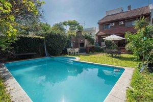 VENTA Casa familiar con jardín y pileta – Vicente