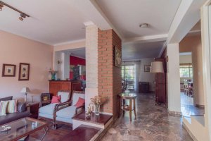 VENTA Casa familiar con jardín y pileta – Vicente