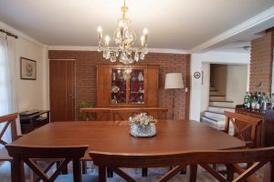 VENTA Casa familiar con jardín y pileta – Vicente